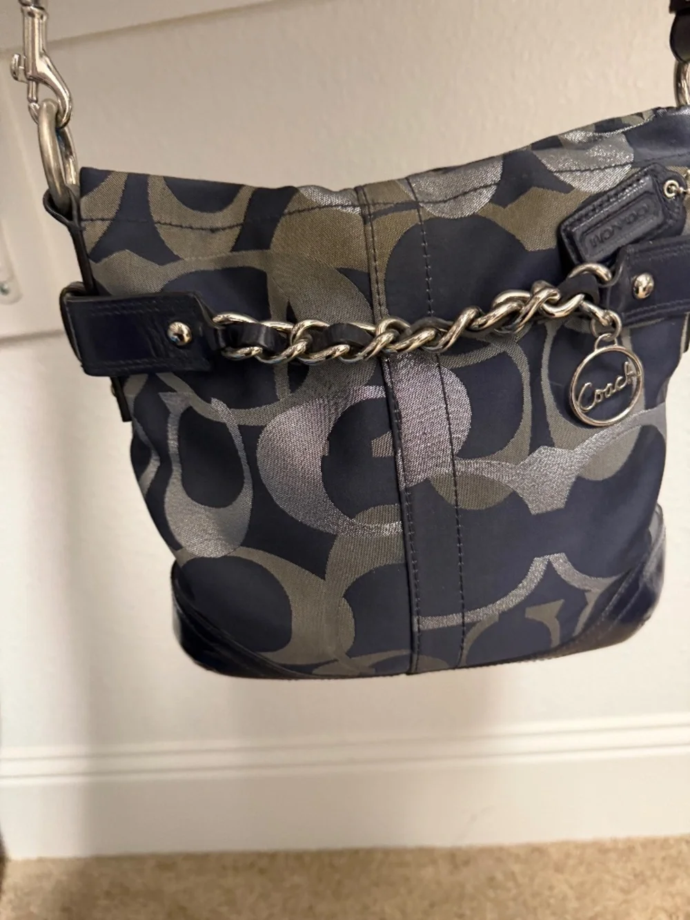 Coach shoulder/crossbody bag - Picture 1 of 2